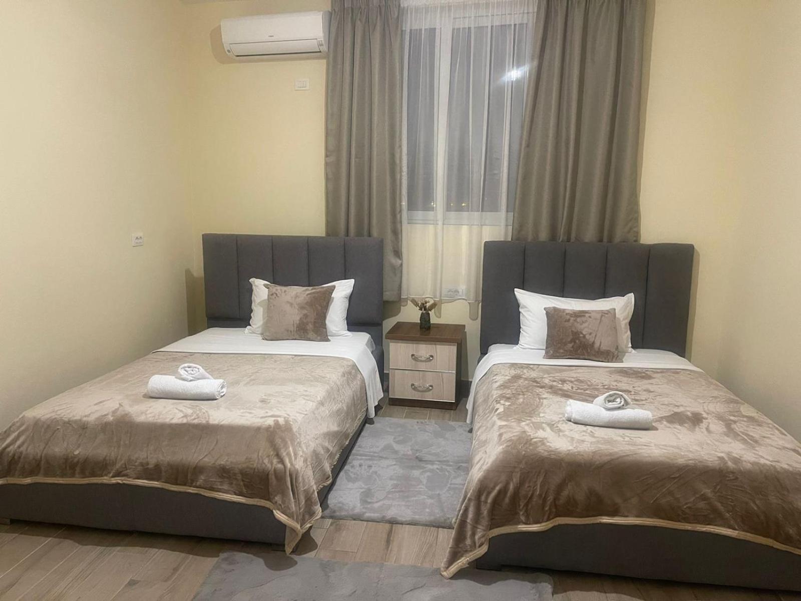 Hotel St.Pauli Shkodër Esterno foto