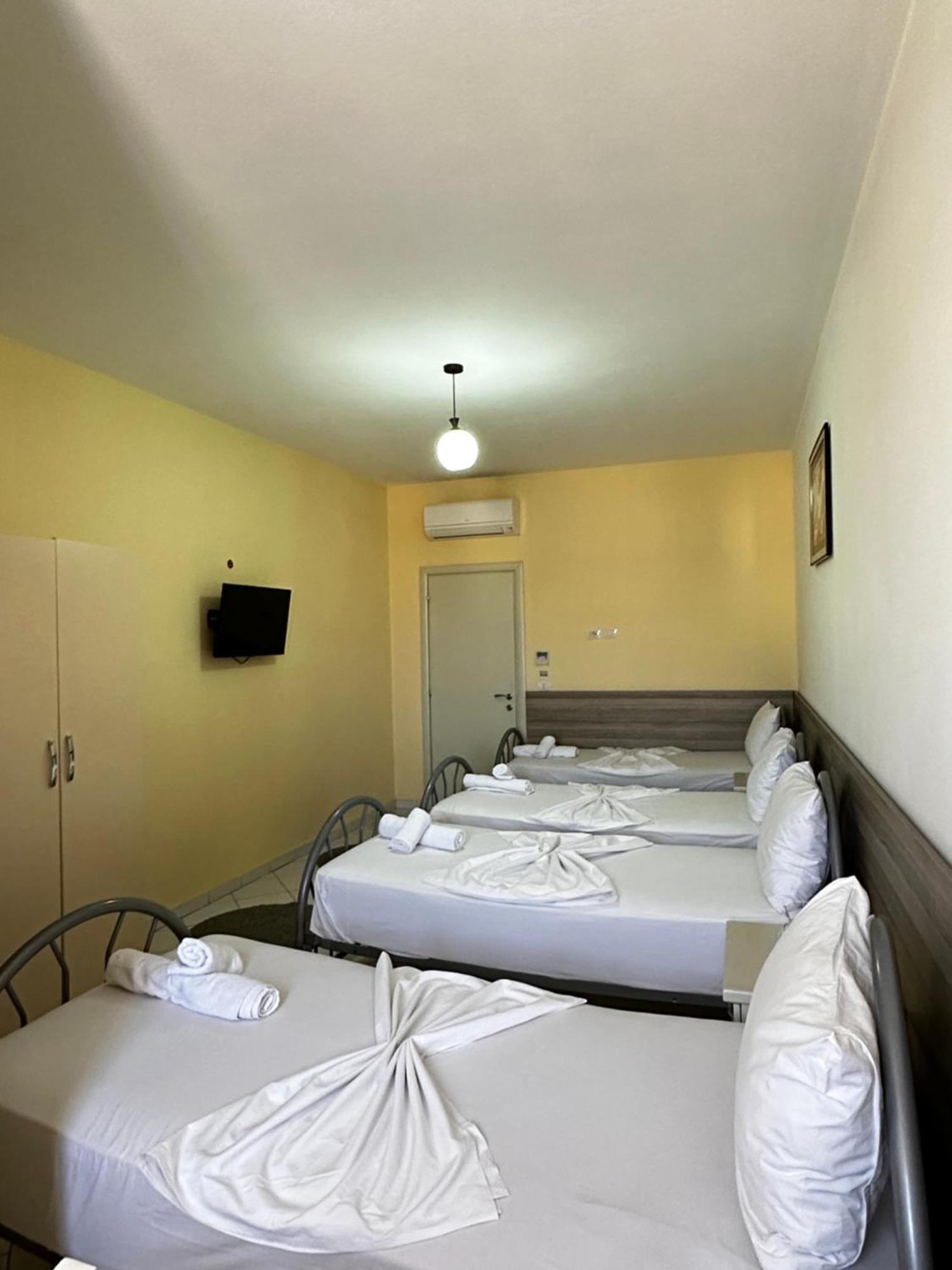 Hotel St.Pauli Shkodër Esterno foto