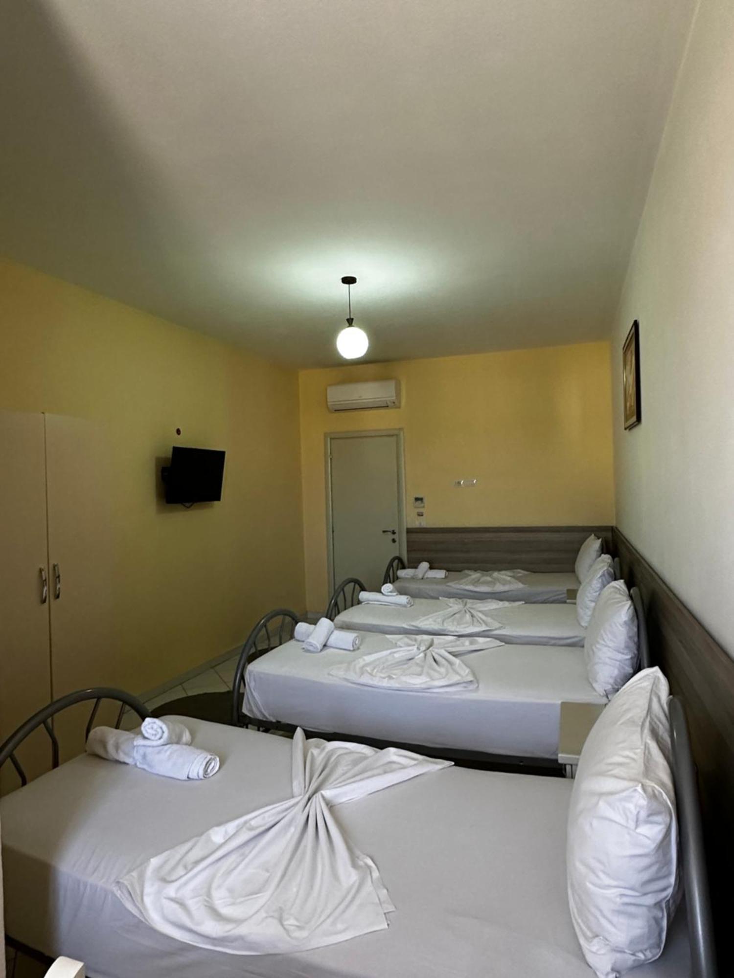 Hotel St.Pauli Shkodër Esterno foto