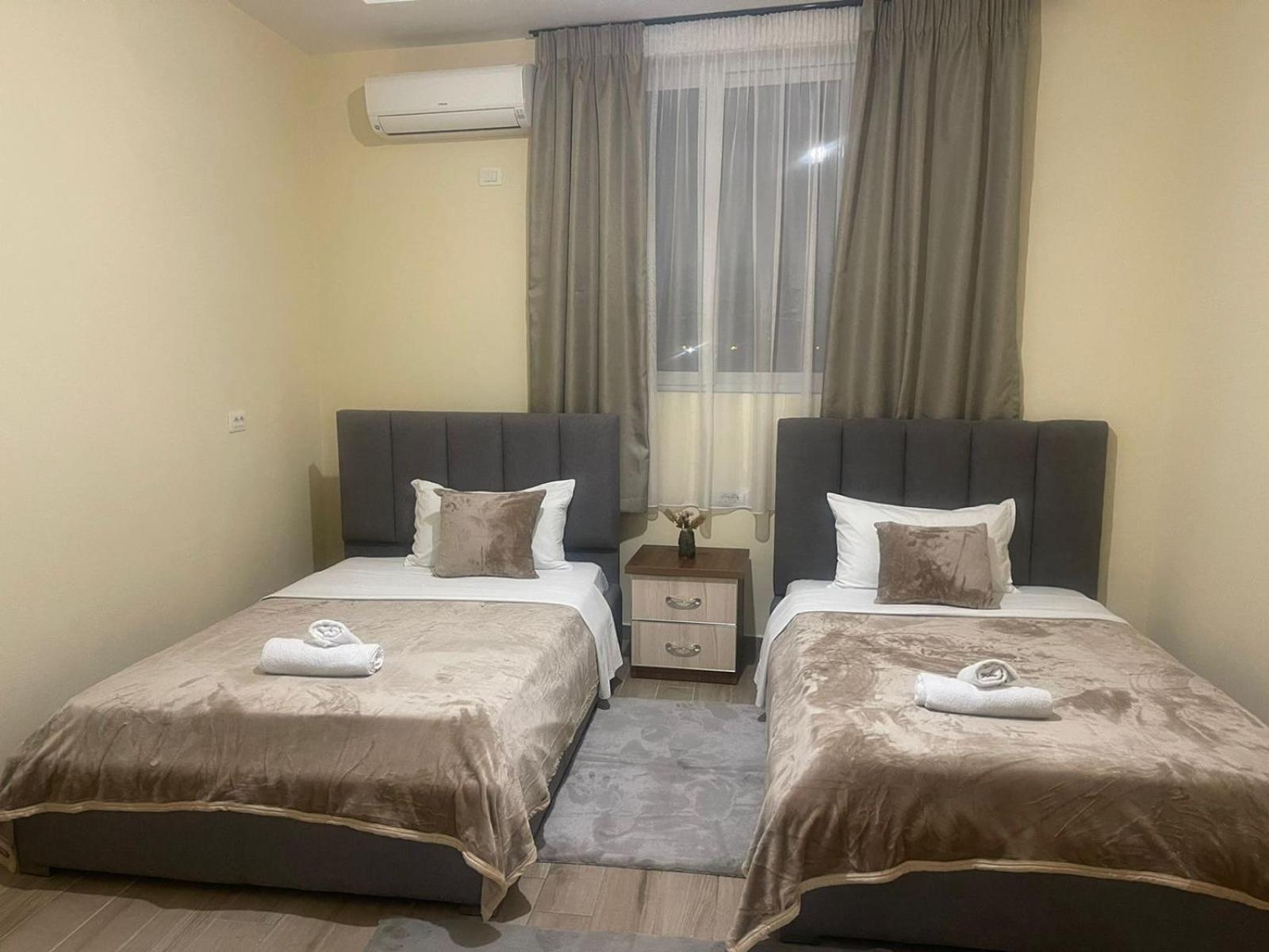Hotel St.Pauli Shkodër Esterno foto
